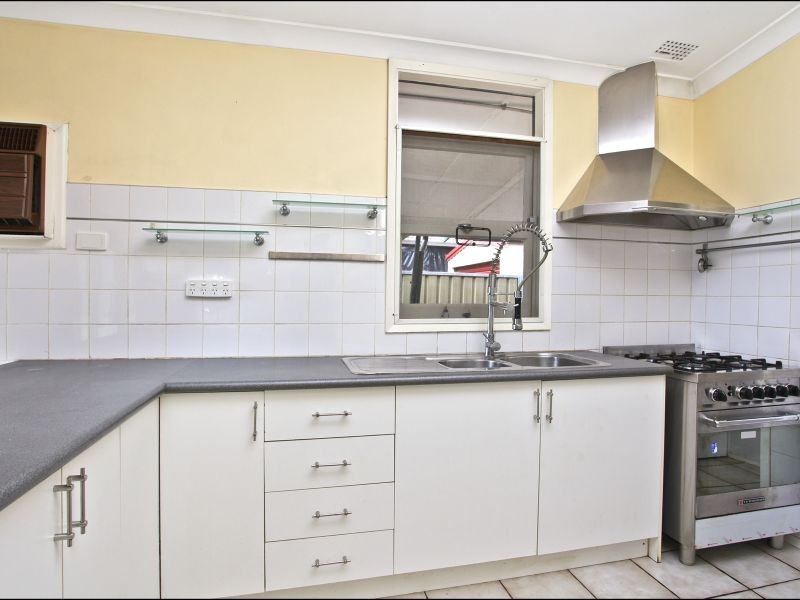 16 Arnold Avenue, St Marys NSW 2760