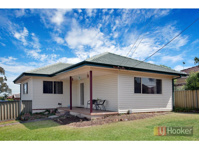 2 Moira Crescent, St Marys NSW 2760