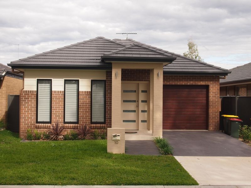 10 Stringybark Avenue, Ropes Crossing NSW 2760