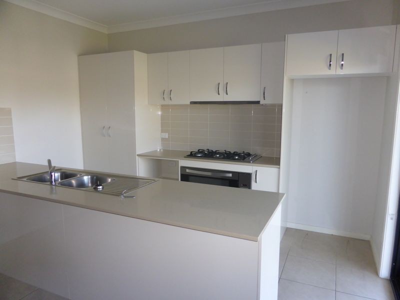 10 Stringybark Avenue, Ropes Crossing NSW 2760