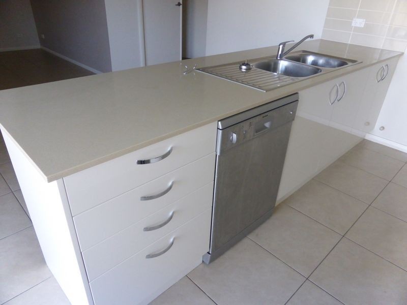 10 Stringybark Avenue, Ropes Crossing NSW 2760