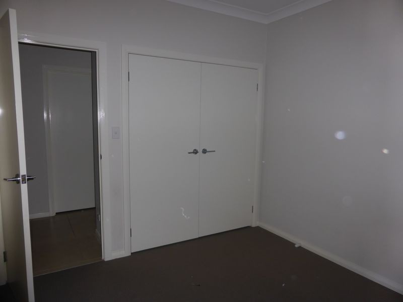 10 Stringybark Avenue, Ropes Crossing NSW 2760