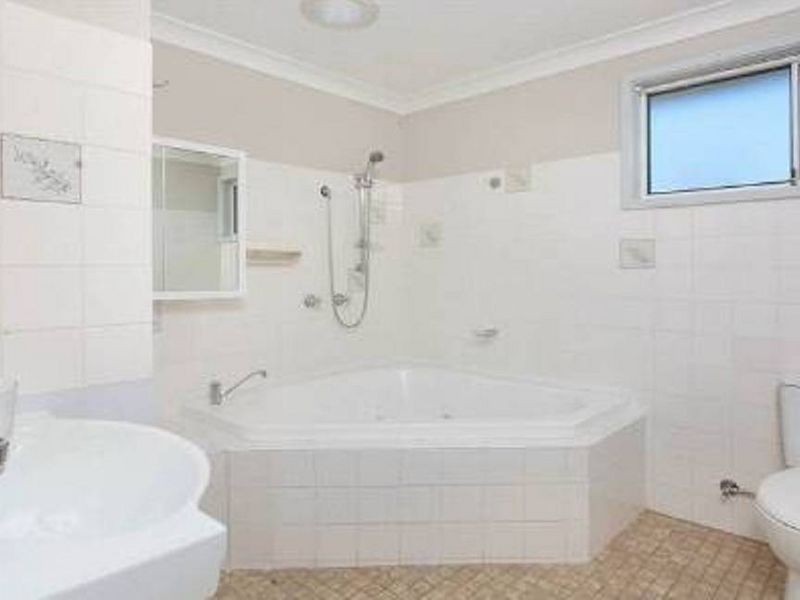 42 Nella Dan Avenue, Tregear NSW 2770