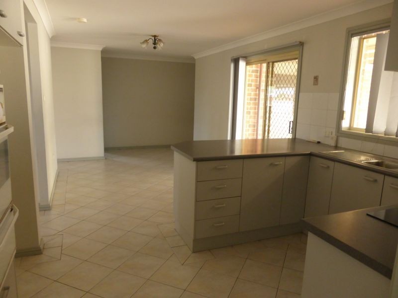 1 Lockheed Circuit, St Clair NSW 2759