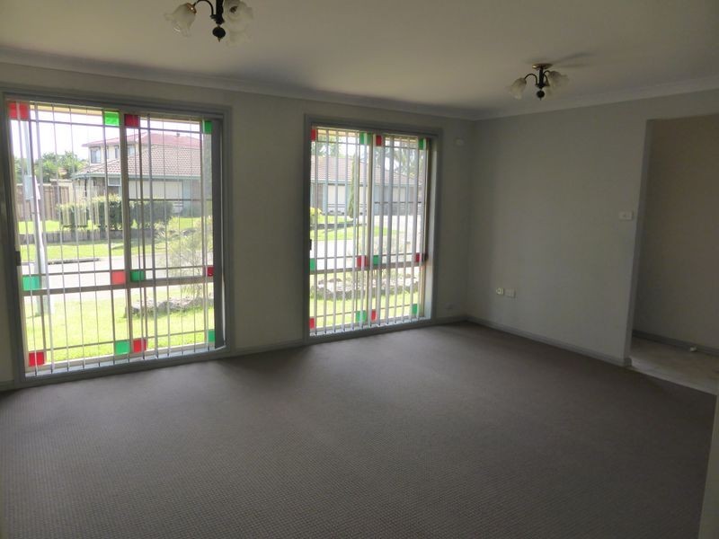 1 Lockheed Circuit, St Clair NSW 2759