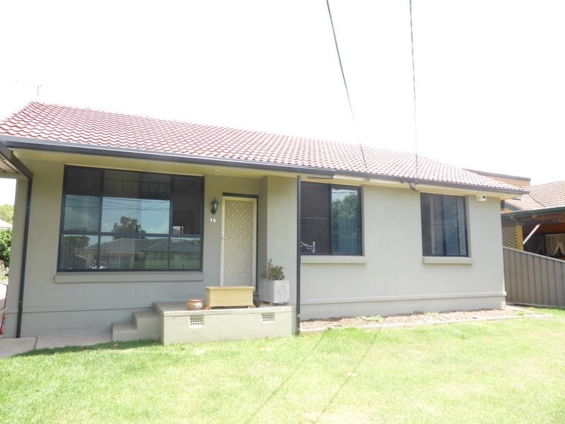 10 Tanderra Street, Colyton NSW 2760