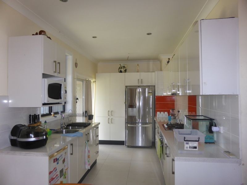 10 Tanderra Street, Colyton NSW 2760