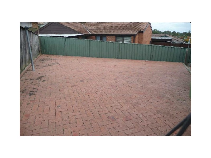 35 Explorers Way, St Clair NSW 2759