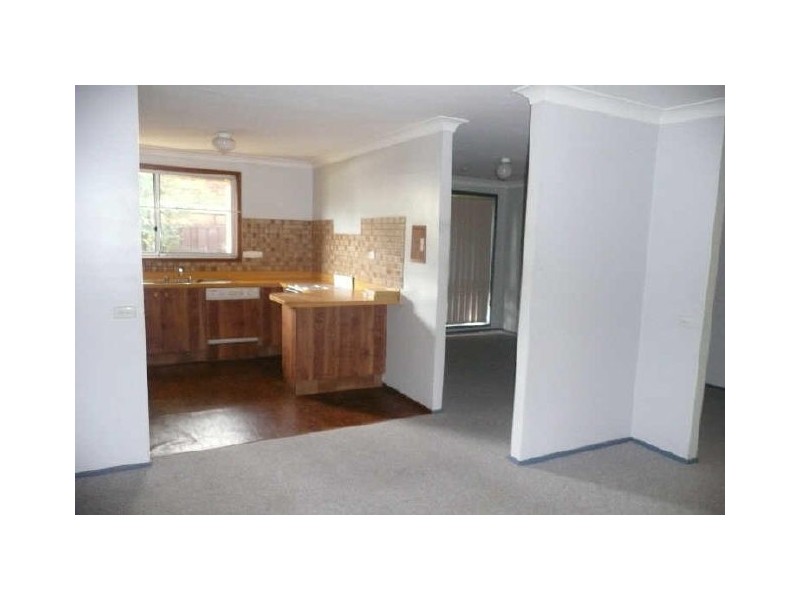 39 SOLANDER DRIVE, St Clair NSW 2759