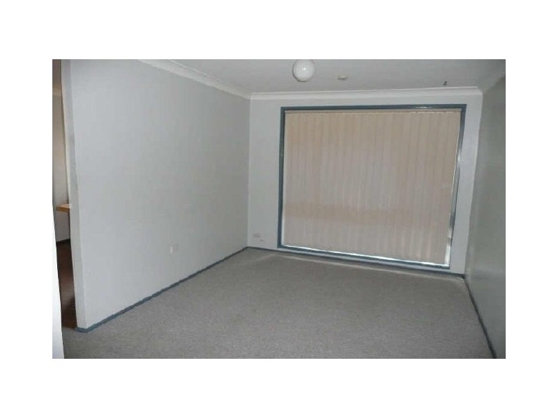 39 SOLANDER DRIVE, St Clair NSW 2759