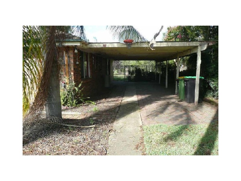 39 SOLANDER DRIVE, St Clair NSW 2759