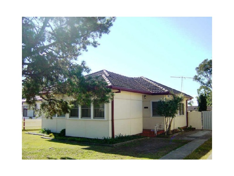 3 EDMONDSON AVE, Oxley Park NSW 2760