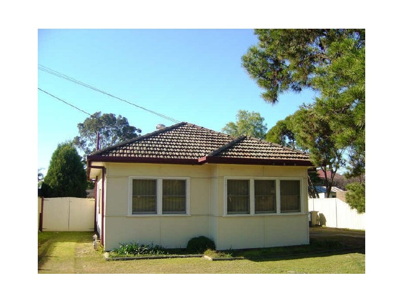 3 EDMONDSON AVE, Oxley Park NSW 2760