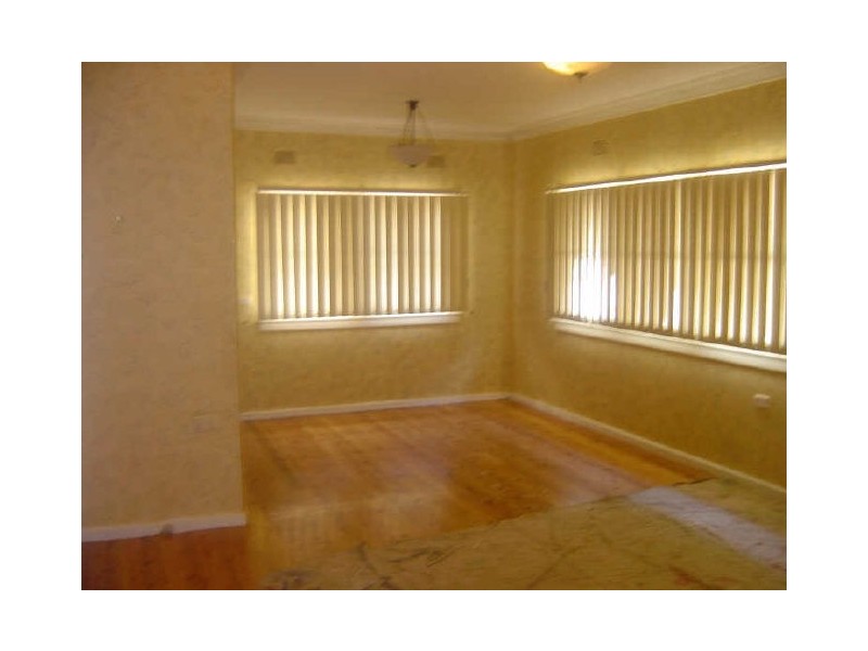 3 EDMONDSON AVE, Oxley Park NSW 2760