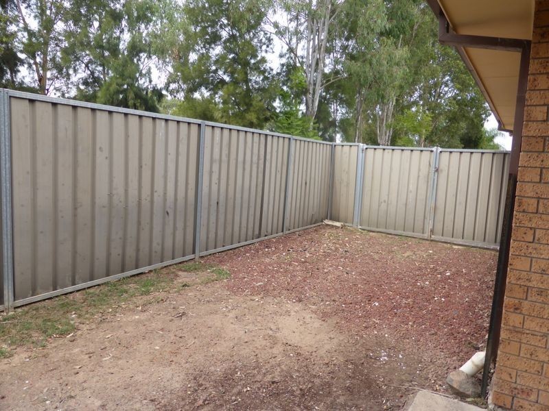 11 Mezen Place, St Clair NSW 2759