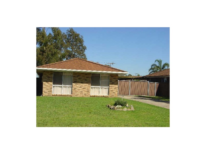 23 Amazon Place, St Clair NSW 2759