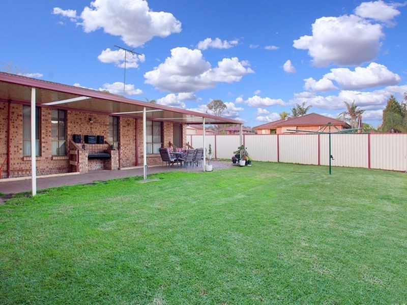 94 Blackwell Av, St Clair NSW 2759