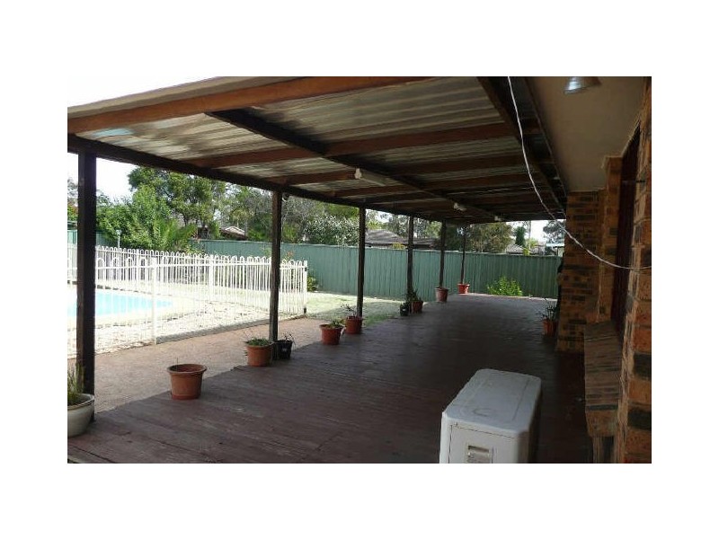 18 Netherton Ave, St Clair NSW 2759