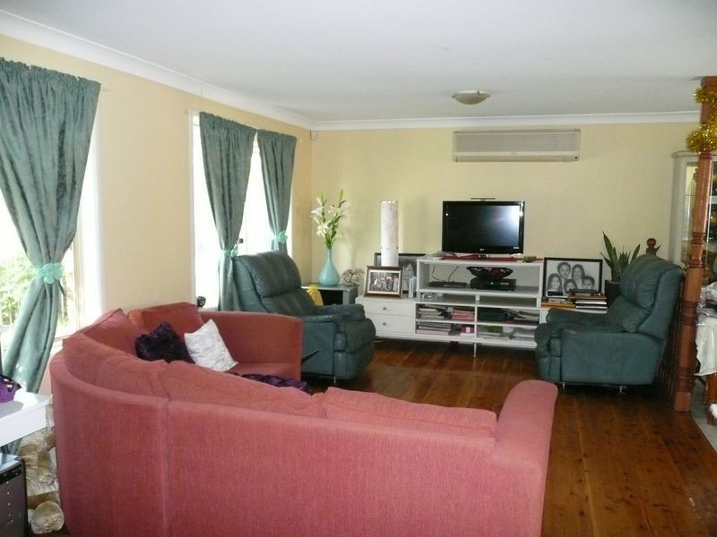 1 Gemstone Way, Oakhurst NSW 2761