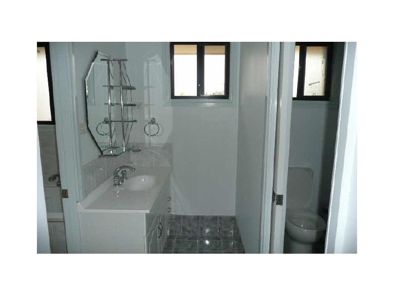 105 Swallow Dr, Erskine Park NSW 2759