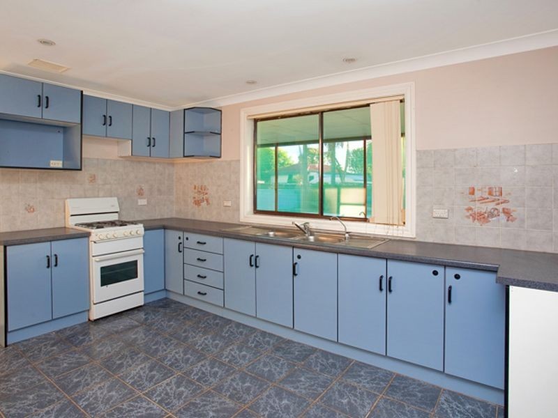 15 Wattle Avenue, St Marys NSW 2760