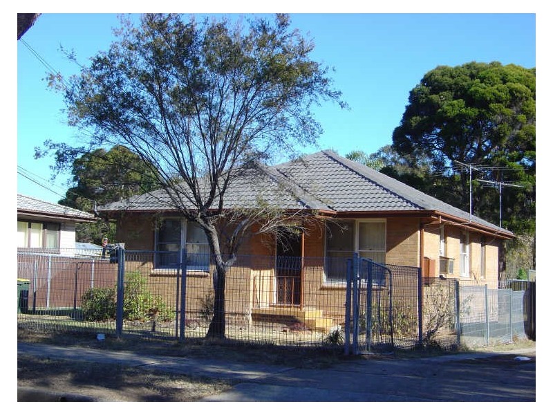 22 MARQUESA CRESCENT, Lethbridge Park NSW 2770
