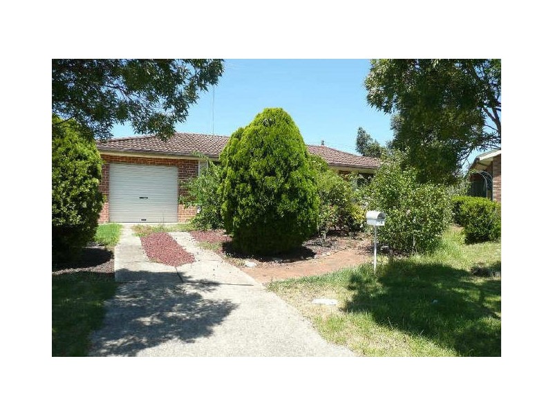 14 Werona Ave, Claremont Meadows NSW 2747