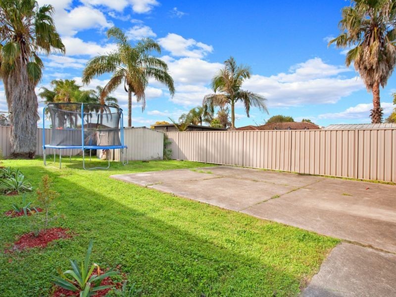 16 Maroni Place, St Clair NSW 2759