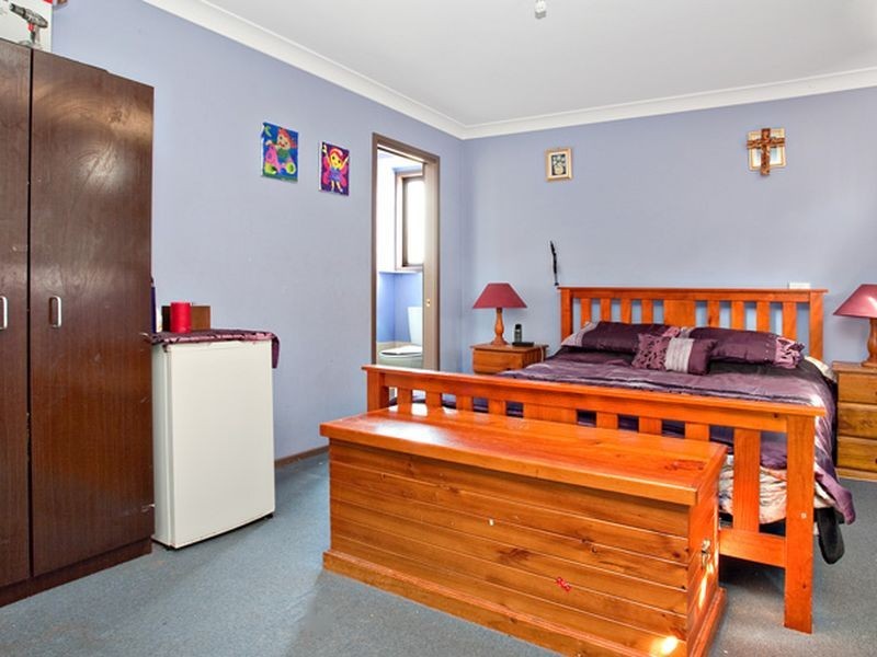 16 Maroni Place, St Clair NSW 2759