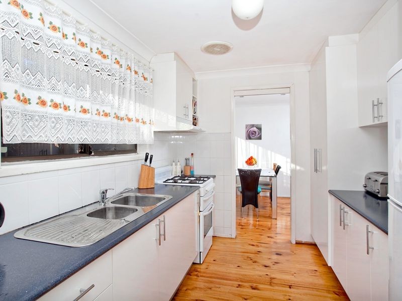 4 Dove Place, St Clair NSW 2759