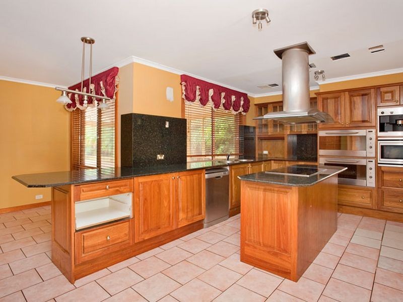 81 Bennett Rd, Colyton NSW 2760