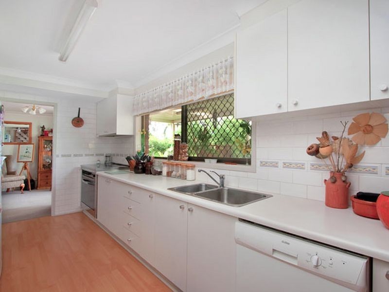 2 Canary Cl, St Clair NSW 2759