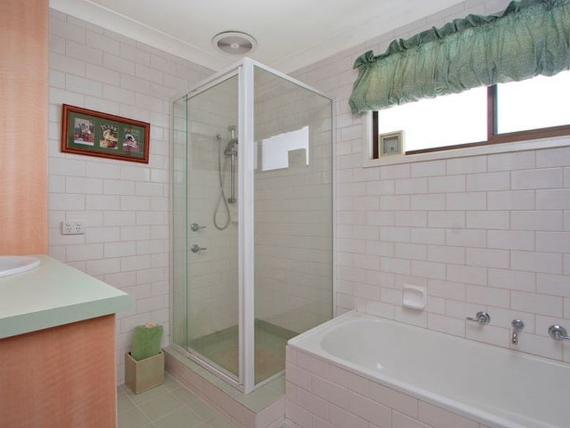 2 Canary Cl, St Clair NSW 2759