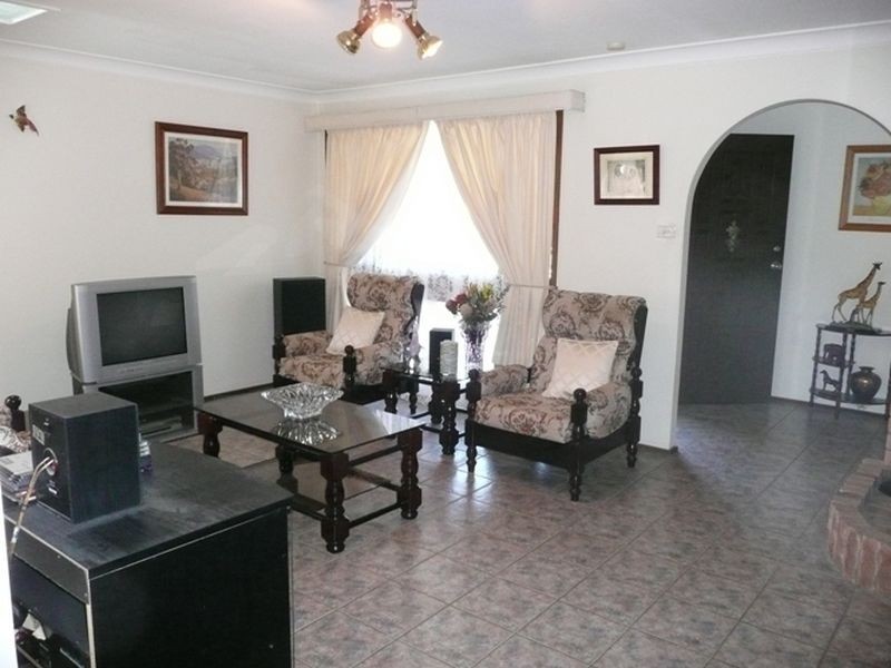 40 Arundel Park Drive, St Clair NSW 2759