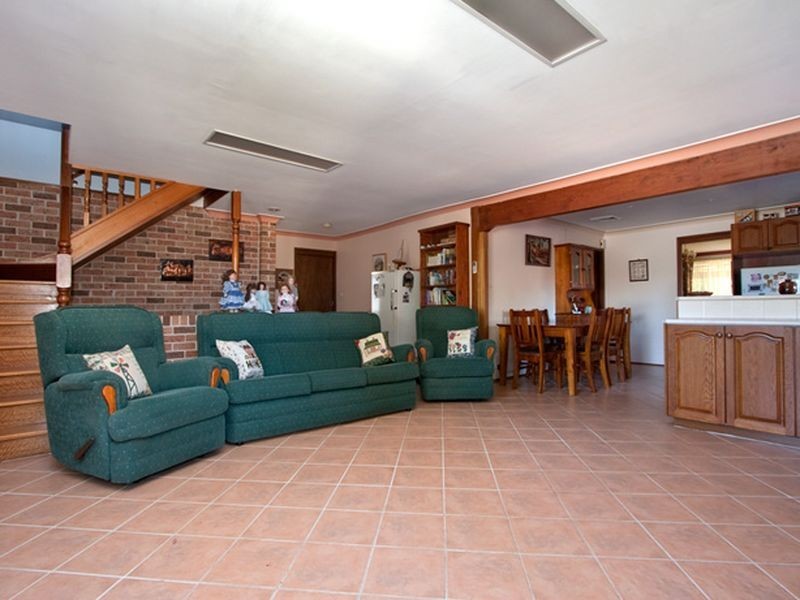 3 Royal Place, St Clair NSW 2759