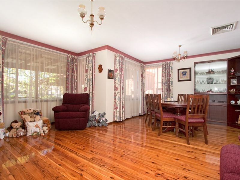 3 Royal Place, St Clair NSW 2759