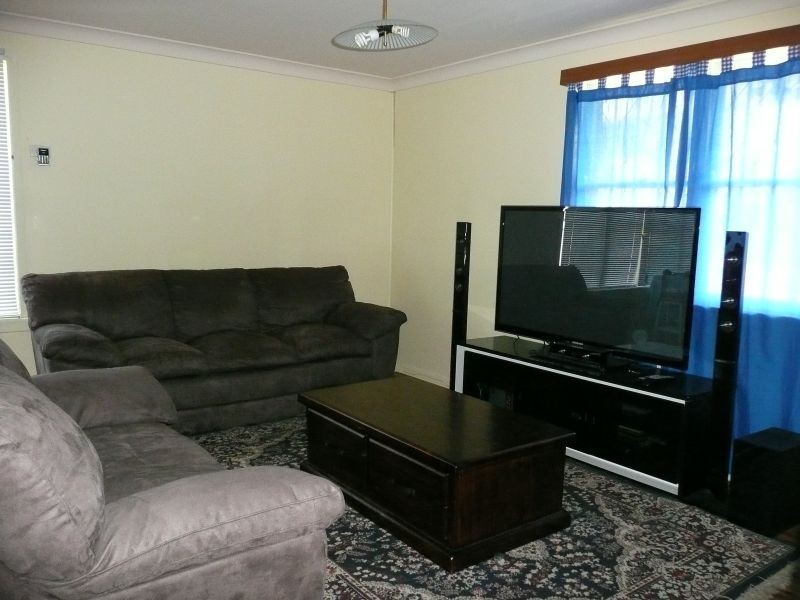 43 Manila Road, Lethbridge Park NSW 2770