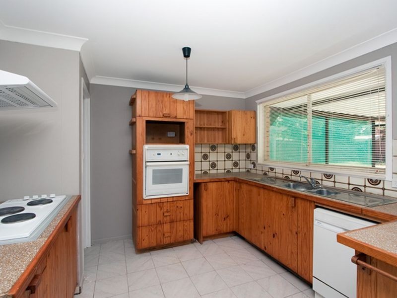 6 Barrallier Way, St Clair NSW 2759