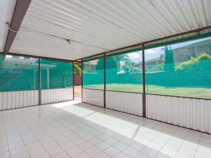 6 Barrallier Way, St Clair NSW 2759