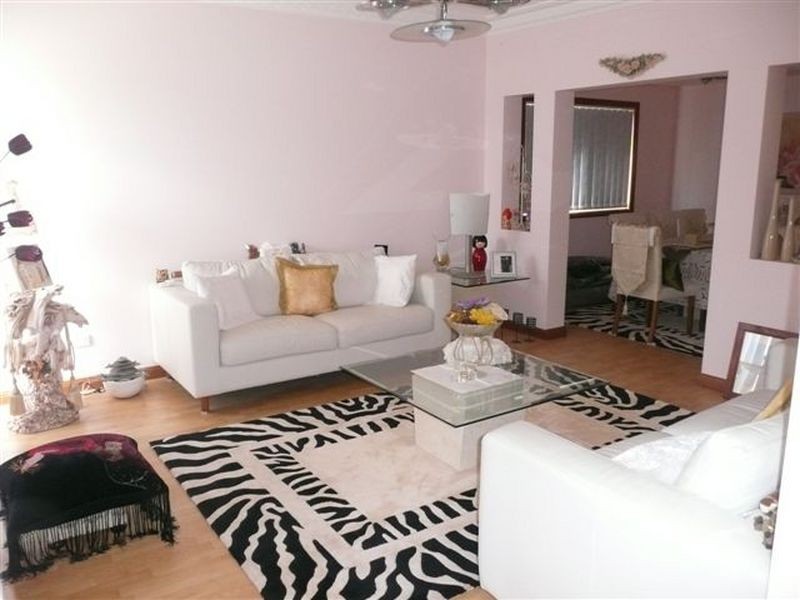 8 Luton Place, Colyton NSW 2760