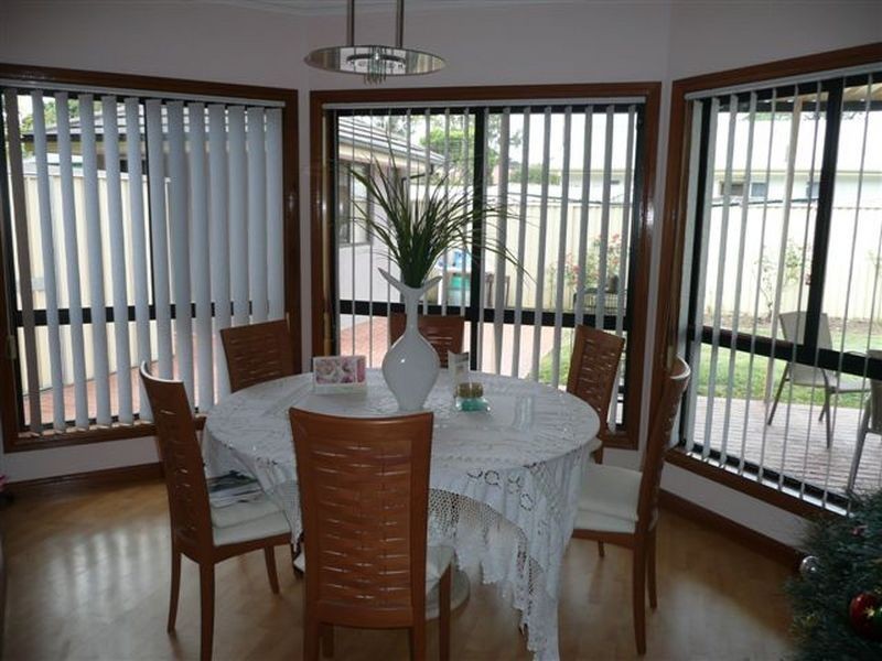 8 Luton Place, Colyton NSW 2760