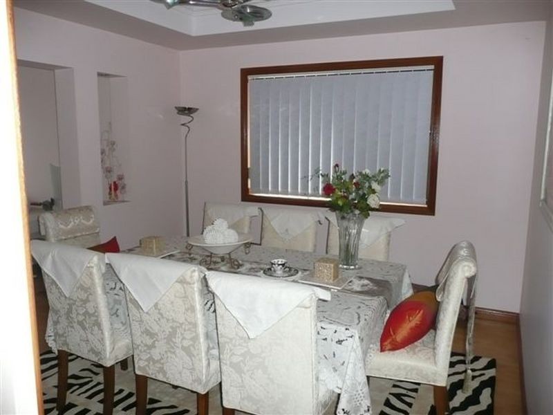 8 Luton Place, Colyton NSW 2760