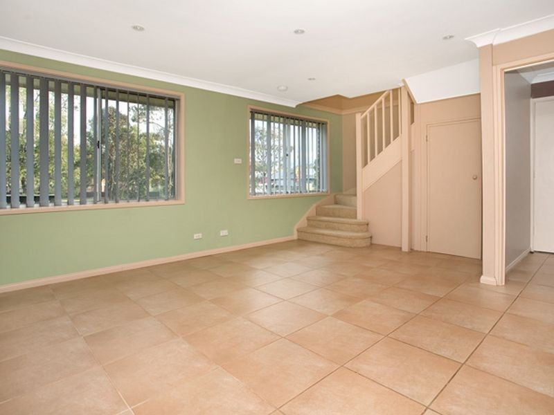 6 Peter Pan Glen, St Clair NSW 2759