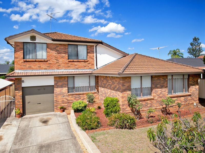 42 Timesweep Drive, St Clair NSW 2759