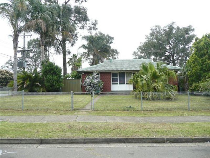 8 Hawaii Avenue, Lethbridge Park NSW 2770