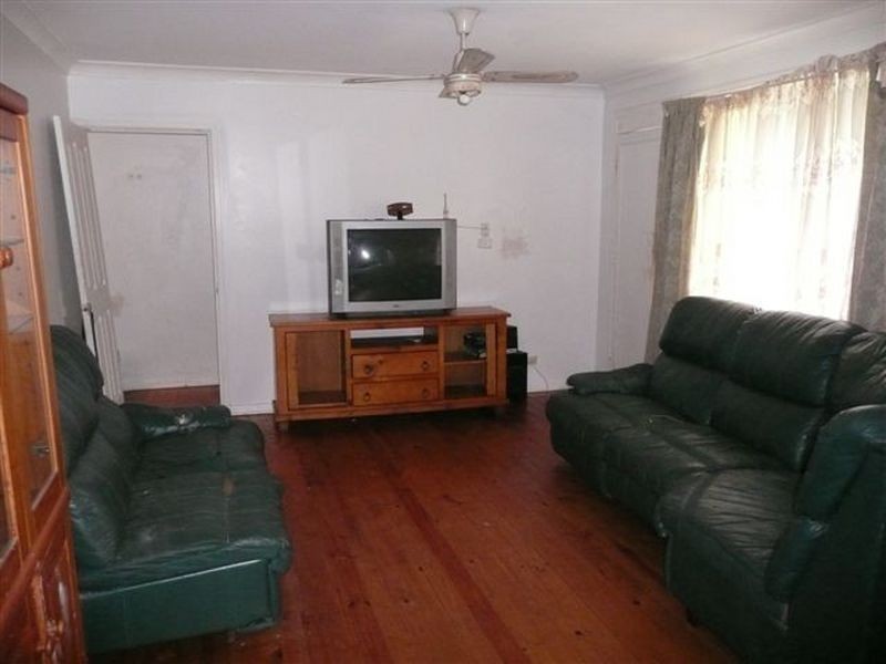 8 Hawaii Avenue, Lethbridge Park NSW 2770