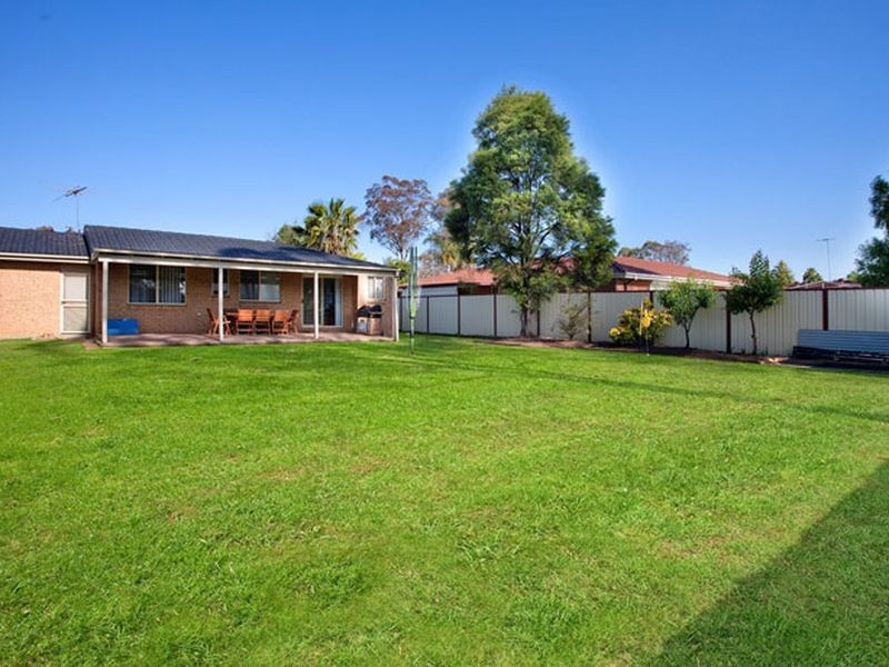 17 Myrtle Road, Claremont Meadows NSW 2747