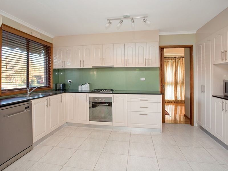 64 Shakespeare Drive, St Clair NSW 2759