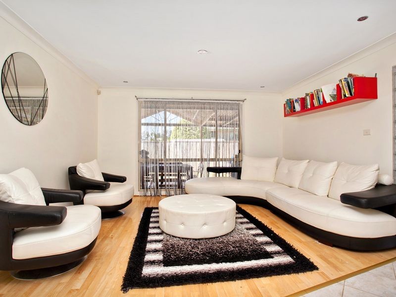 8 Rutherglen Place, Minchinbury NSW 2770