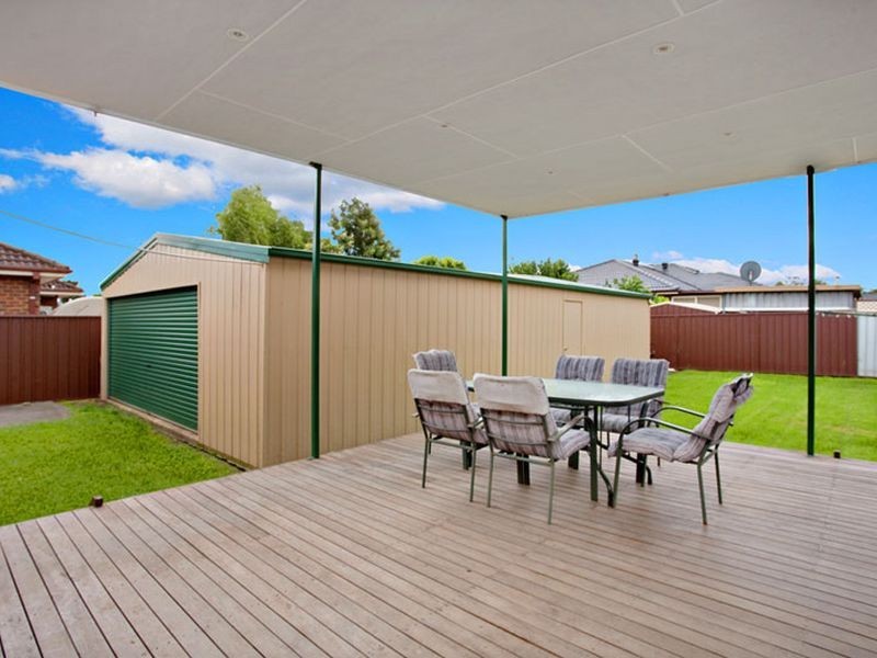 11 Orchard Road, Colyton NSW 2760